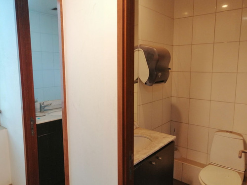 Arriendo Oficina Habilitada De 255,36 M2, Metro Pedro De Val