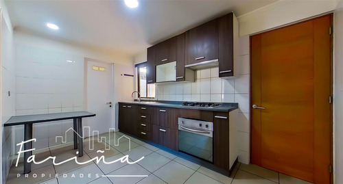 Arriendo Casa 3d, 4 Baños Y Servicio - Portones De Chicureo