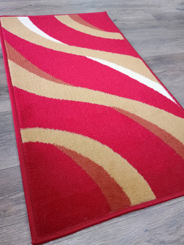 Alfombra Costado Cama Moderna 0,5x0,9 Vs. Modelos Pelo Corto Ancho 0.5 Cm Color Rojo Diseño De La Tela Líneas Largo 0.9 Cm