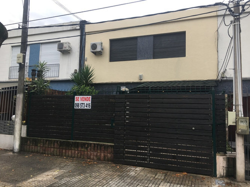 Venta Casa 3 Dormitorios La Blanqueada. Impecable Estado