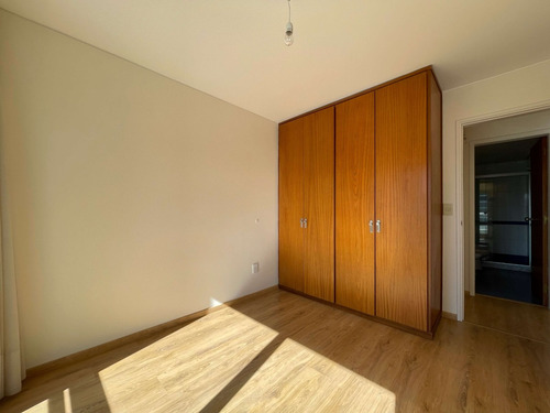 Apartamento En Alquiler, 2 Dormitorios, 2 Garages, Buceo