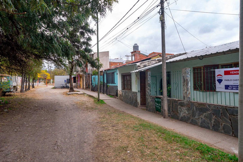 Imagen 3 de 21 de Casa En Venta En B° Castañares Zona Norte 4 Dorm