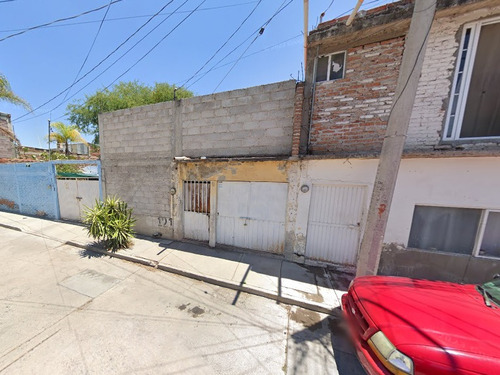 Casa Adjudicada Ubicada En Lopez Portillo, Celaya, Gto. Sk04