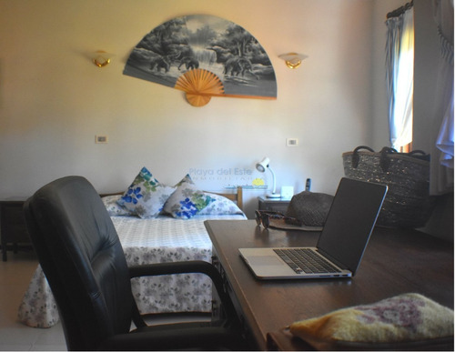 Casa En Zona Golf De Punta Del Este- Ref: 11519