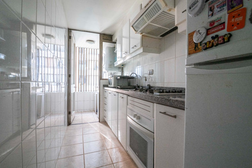 Departamento Remodelado, Excelente Ubicacion! Oportunidad!