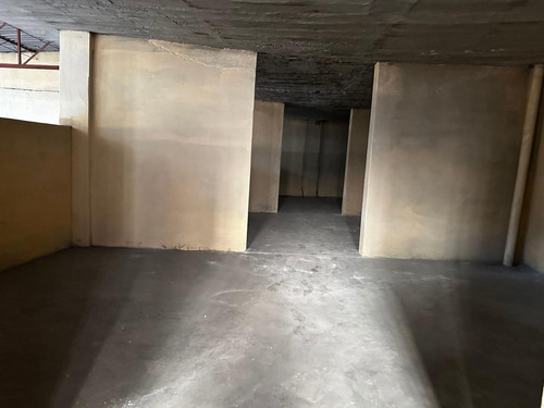 Bodega Comercial Sobre Av. Oceanía