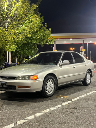 Honda Accord 2.2 Ex At