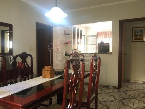 Imagem 3 de 5 de Venda De Casas / Padrão Na Cidade De Araraquara 8334