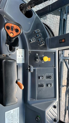 Pulverizador Autopropelido New Holland Sp 3500 Ano 2014