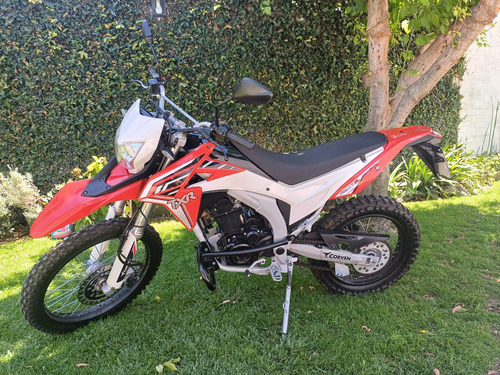 Vendo Corven Txr250l Con 8000 La Tengo De Okm.