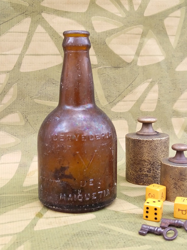 Antigua Botella Cervecerías De Maiquetía En Relieve Vacía 