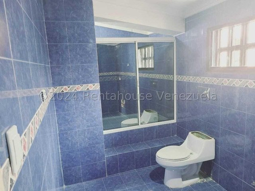 Casa Moderna Totalmente Remodelada, Con Amplios Espacios Iluminados Colinas De Guataparo 24-23018
