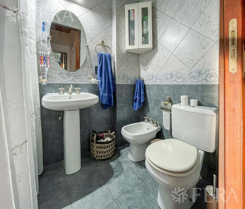 Imagen 21 de 25 de Venta Departamento Tipo Triplex De 4 Ambientes Con Patio Con Parrilla En Sarandí (30746)