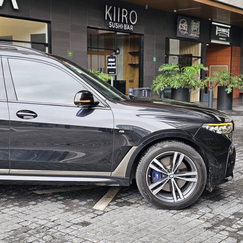 BMW X7 4.4 V8 M50I