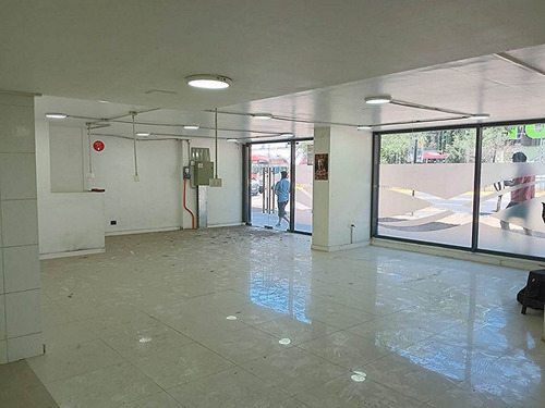 Excelente Local Comercial Vicuña Mackenna 660