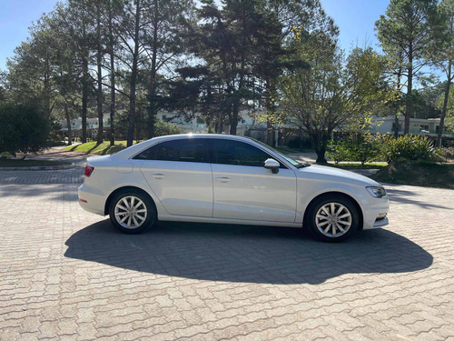 Audi A3 Sportback 2014 1.8 T Fsi Stronic 180cv