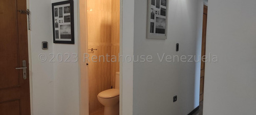 Apartamento Remodelado 184 M² 4h, 4b, 2p, Residencia El Portachuelo Con Piscina Pozo De Agua En Calle Cerrada En Venta En Clnas. De La Tahona Avenida Principal Caracas