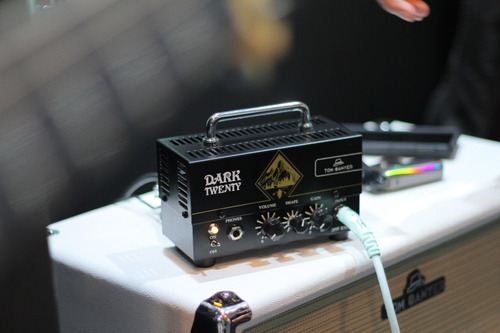 Imagem 8 de 9 de Cabeçote Tom Sawyer Dark Twenty 20w + Gabinete 1x8 + Cabo