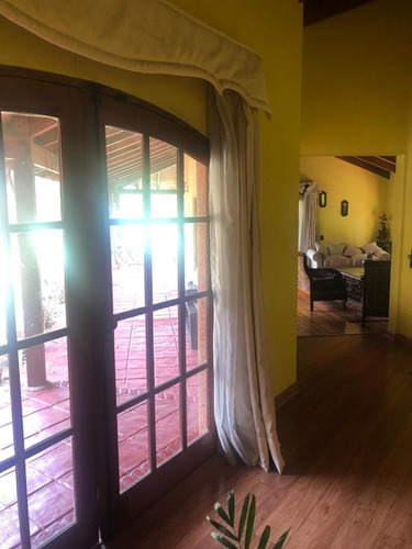 Gran Casa En Parcela Con Tremenda Ubicación, Cerca...