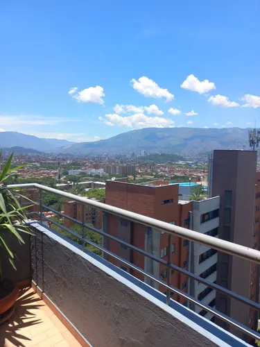 Vendo Lindo Apartamento Dúplex En La Loma De Los Bernal