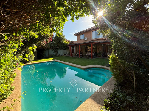 Impecable Y Encantadora Casa En Condominio Altos D...