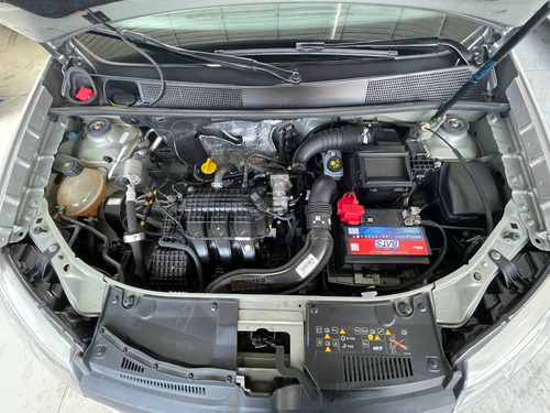 Imagem 8 de 8 de Renault Logan Life 1.0 Flex Completo 2020 Rmotors