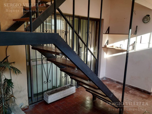 Imagen 5 de 20 de Departamento De Pasillo De Dos Dormitorios En Venta En Rosario.
