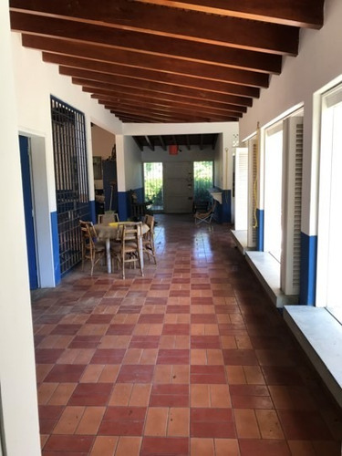 Imagen 10 de 12 de Se Vende Casa 1000m² 11h/8b+/4p Caraballeda - La Guaira