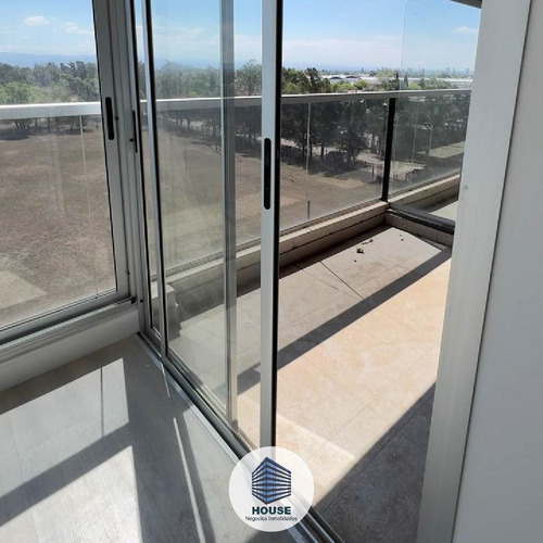 Departamento De 2 De Dorm. En Venta En Condominio Summum Con Cochera
