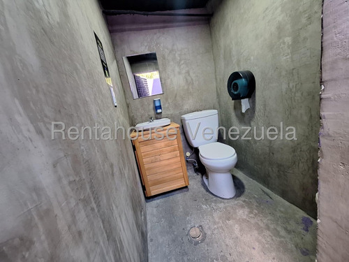 Julian Galindez Vende Gimnasio En Urbanizacion Nueva Segovia Barquisimeto #25-9919