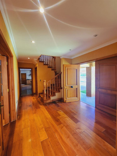 Casa En Venta De 6 Dorm. En Talca