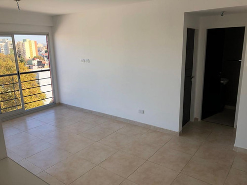 Departamento En Venta 2 Amb Con Cochera-saenz Peña