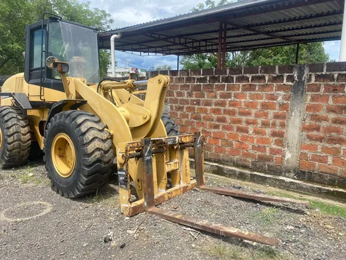 Cargador 7 Ton. Tiene Valde Y Espejo Con Uñas Tipo Montacarg
