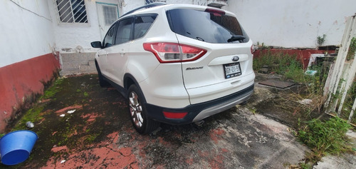 Imagen 10 de 14 de Ford Escape 2014
