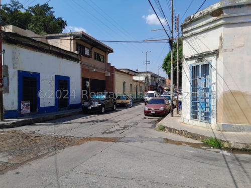 Casa Comercial Ubicada En Zona Privilegiada De La Candelaria -valencia, Eloisa Mejia 24-18498