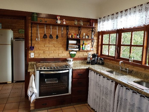 Casa De Condomínio À Venda Na Rua D, Braunes, Nova Friburgo - Rj - Liv-7661