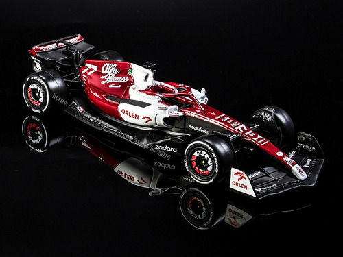 Auto/Camioneta a escala Alfa Romeo Racing Team 2022 Burago Alfa Romeo C42 #77 Valtteri Bottas 1:43 color rojo