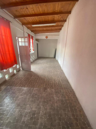 Casa En Alquiler De 3 Ambientes En San Miguel