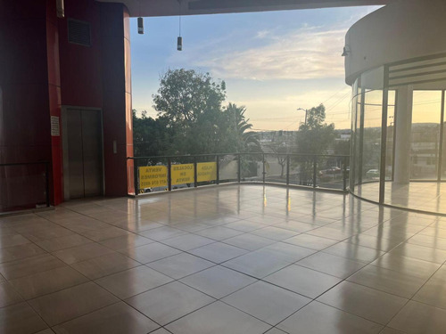 Local En Venta O Renta En La Col. Arbide, Leon, Gto. En Plaza Nicaragua Con Elevador,estacionamiento