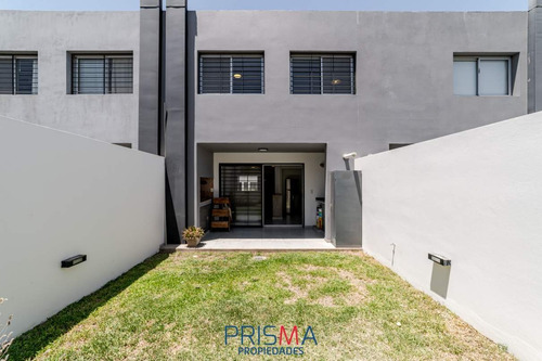 Imagen 19 de 19 de Dúplex En Venta . Miradores De Manantiales . 3 Dormitorios
