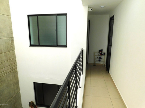 Imagen 15 de 18 de Edificio Rentable En Venta En Bogota Mls 23-451