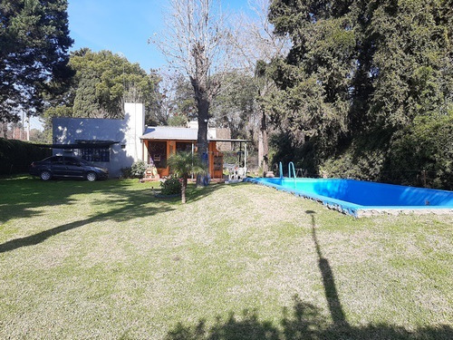 Chalet En Venta Con Gran Parque Y Pileta.