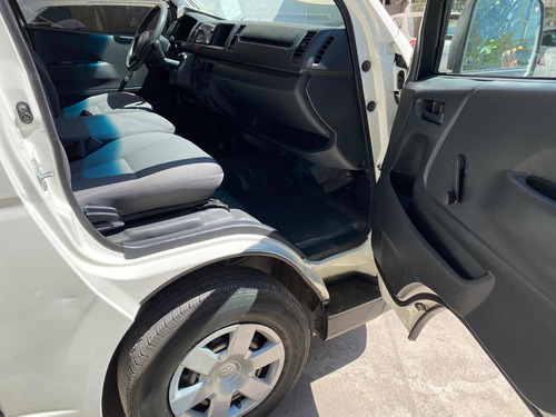 Imagen 8 de 15 de Toyota Hiace 2018 2.7 Panel Super Larga Mt