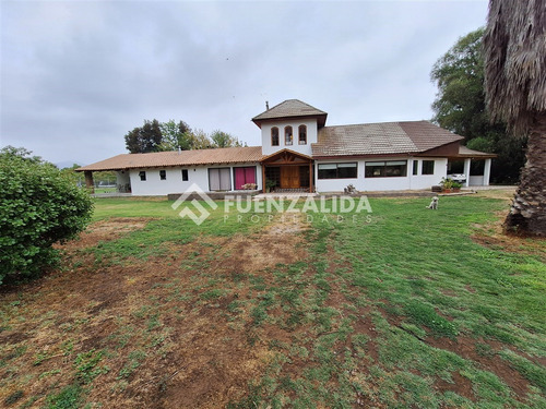 Casa En Venta De 4 Dorm. En Peñaflor