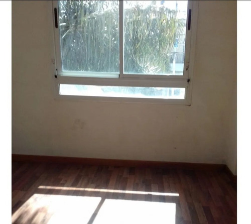 Imagen 5 de 10 de Depto 2 Amb Al Frente 50 M2 - ¡ Amplio Balcon ! - San Justo Centro