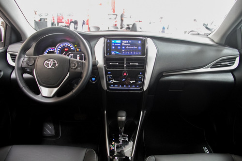 Toyota Yaris Sedan 1.5 Xs Connect Cvt (flex)