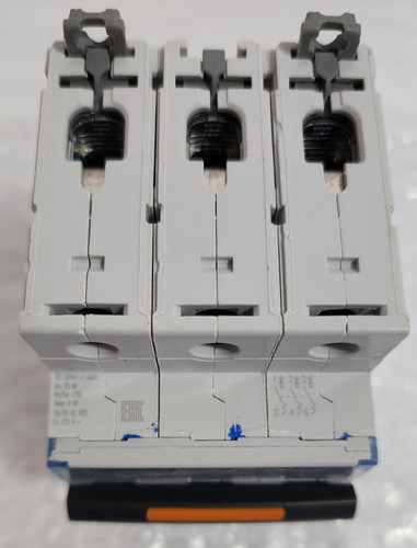 Interruptor Automatico 3p 16a Curv C 25ka Ref 409781 Legrand