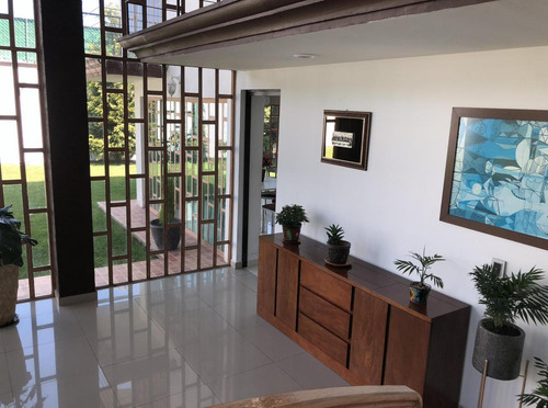 Invierte En Metepec: Casa Para Remodelar En Privada De Alta Gama
