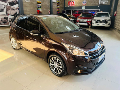 Imagen 2 de 15 de Peugeot 208 2020 1.6 Feline