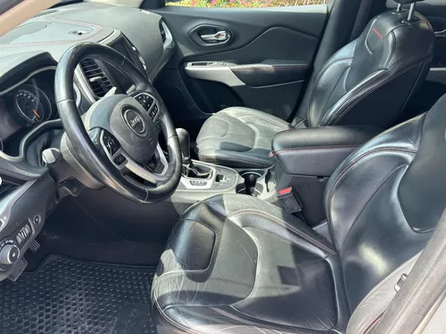 Jeep Cherokee 3.3l Trailhawk At